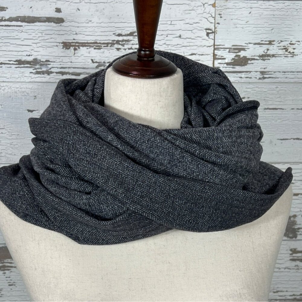 LULULEMON Vinyasa Scarf in Black Herringbone OS EUC